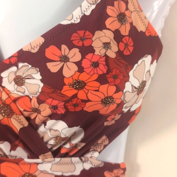 Cupshe Olivia Floral One-piece Swimsuit Size Small NWTG - Picture 7 of 15